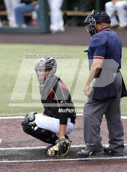 Thumbnail 3 in Heights vs. South (KSHSAA 5A Quarterfinal) photogallery.