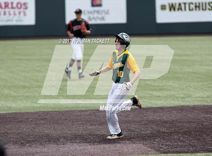 Thumbnail 2 in Heights vs. South (KSHSAA 5A Quarterfinal) photogallery.
