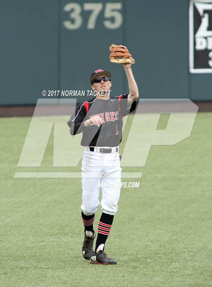 Thumbnail 3 in Heights vs. South (KSHSAA 5A Quarterfinal) photogallery.