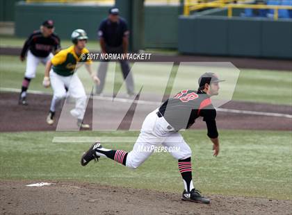 Thumbnail 3 in Heights vs. South (KSHSAA 5A Quarterfinal) photogallery.