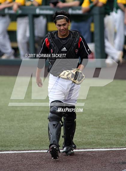 Thumbnail 3 in Heights vs. South (KSHSAA 5A Quarterfinal) photogallery.