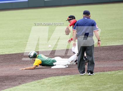 Thumbnail 2 in Heights vs. South (KSHSAA 5A Quarterfinal) photogallery.