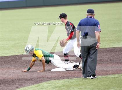 Thumbnail 1 in Heights vs. South (KSHSAA 5A Quarterfinal) photogallery.