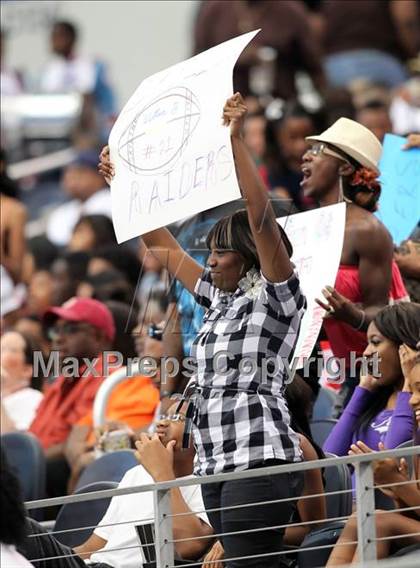 Thumbnail 3 in Cocoa vs. Skyline (Kirk Herbstreit National Kickoff Classic) photogallery.