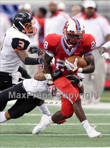 Thumbnail 2 in Cocoa vs. Skyline (Kirk Herbstreit National Kickoff Classic) photogallery.