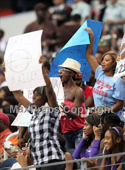 Thumbnail 1 in Cocoa vs. Skyline (Kirk Herbstreit National Kickoff Classic) photogallery.