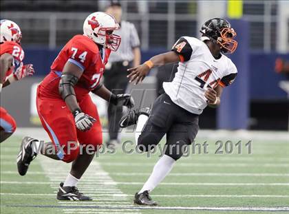 Thumbnail 3 in Cocoa vs. Skyline (Kirk Herbstreit National Kickoff Classic) photogallery.