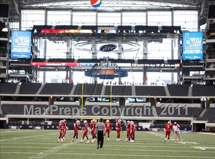 Thumbnail 3 in Cocoa vs. Skyline (Kirk Herbstreit National Kickoff Classic) photogallery.