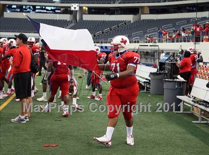 Thumbnail 3 in Cocoa vs. Skyline (Kirk Herbstreit National Kickoff Classic) photogallery.