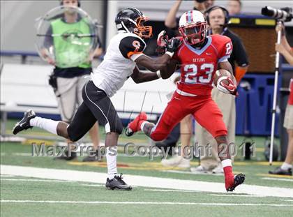 Thumbnail 3 in Cocoa vs. Skyline (Kirk Herbstreit National Kickoff Classic) photogallery.