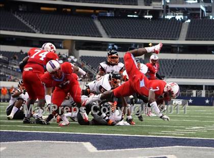 Thumbnail 3 in Cocoa vs. Skyline (Kirk Herbstreit National Kickoff Classic) photogallery.