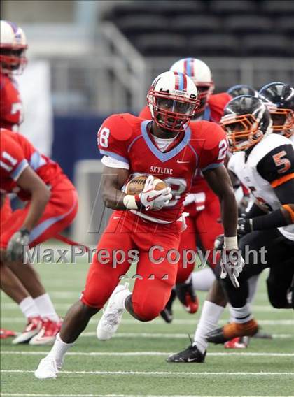 Thumbnail 3 in Cocoa vs. Skyline (Kirk Herbstreit National Kickoff Classic) photogallery.