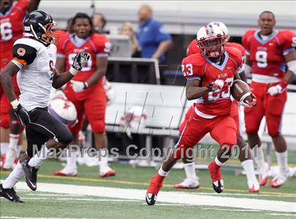 Thumbnail 1 in Cocoa vs. Skyline (Kirk Herbstreit National Kickoff Classic) photogallery.