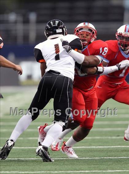 Thumbnail 3 in Cocoa vs. Skyline (Kirk Herbstreit National Kickoff Classic) photogallery.