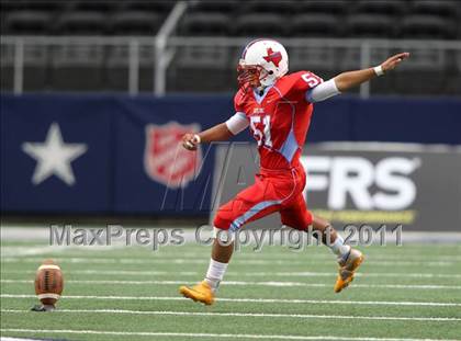 Thumbnail 1 in Cocoa vs. Skyline (Kirk Herbstreit National Kickoff Classic) photogallery.