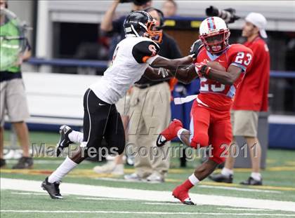 Thumbnail 1 in Cocoa vs. Skyline (Kirk Herbstreit National Kickoff Classic) photogallery.