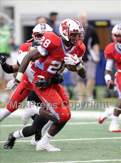 Thumbnail 1 in Cocoa vs. Skyline (Kirk Herbstreit National Kickoff Classic) photogallery.