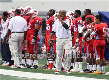 Thumbnail 1 in Cocoa vs. Skyline (Kirk Herbstreit National Kickoff Classic) photogallery.