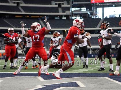 Thumbnail 3 in Cocoa vs. Skyline (Kirk Herbstreit National Kickoff Classic) photogallery.