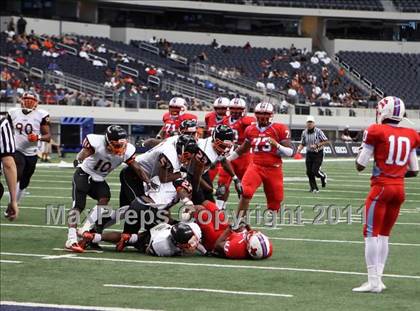 Thumbnail 3 in Cocoa vs. Skyline (Kirk Herbstreit National Kickoff Classic) photogallery.