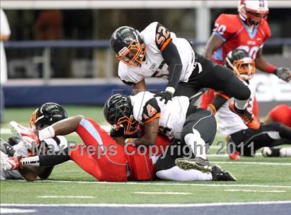 Thumbnail 3 in Cocoa vs. Skyline (Kirk Herbstreit National Kickoff Classic) photogallery.