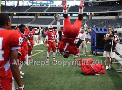 Thumbnail 1 in Cocoa vs. Skyline (Kirk Herbstreit National Kickoff Classic) photogallery.