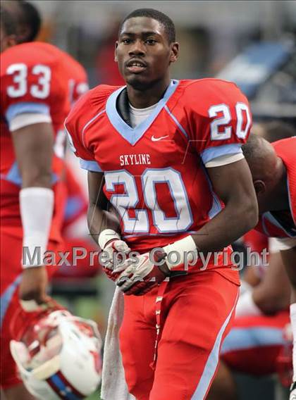 Thumbnail 3 in Cocoa vs. Skyline (Kirk Herbstreit National Kickoff Classic) photogallery.