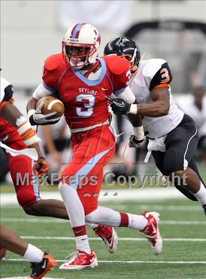 Thumbnail 2 in Cocoa vs. Skyline (Kirk Herbstreit National Kickoff Classic) photogallery.