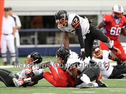 Thumbnail 1 in Cocoa vs. Skyline (Kirk Herbstreit National Kickoff Classic) photogallery.