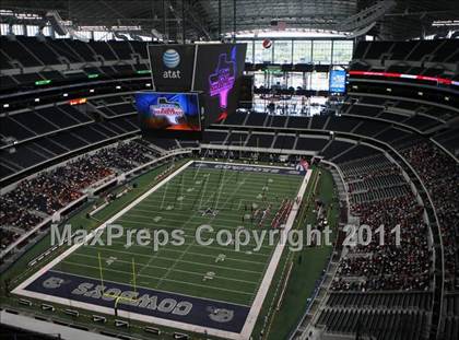Thumbnail 2 in Cocoa vs. Skyline (Kirk Herbstreit National Kickoff Classic) photogallery.