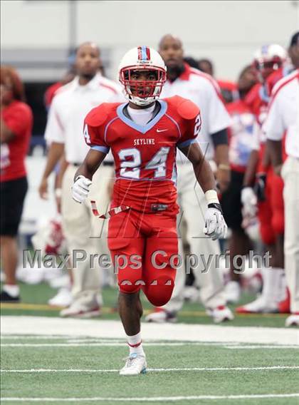 Thumbnail 2 in Cocoa vs. Skyline (Kirk Herbstreit National Kickoff Classic) photogallery.