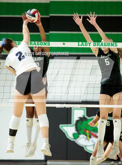 Thumbnail 1 in Byron Nelson vs Southlake Carroll photogallery.