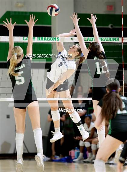 Thumbnail 3 in Byron Nelson vs Southlake Carroll photogallery.