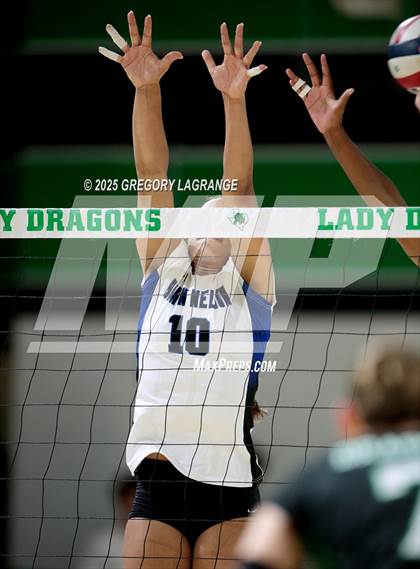 Thumbnail 2 in Byron Nelson vs Southlake Carroll photogallery.