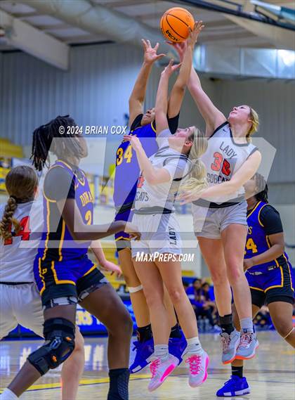 Thumbnail 1 in Dumas vs Flippin (Atlas Asphalt Holiday Classic) photogallery.