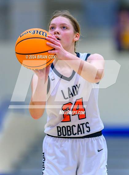 Thumbnail 2 in Dumas vs Flippin (Atlas Asphalt Holiday Classic) photogallery.