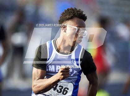 Thumbnail 2 in River City Relays (4x400m) photogallery.