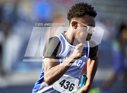 Thumbnail 2 in River City Relays (4x400m) photogallery.