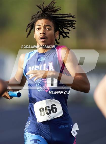Thumbnail 1 in River City Relays (4x400m) photogallery.