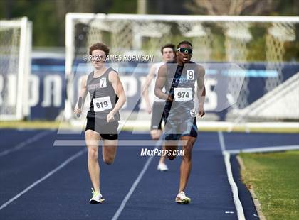Thumbnail 1 in River City Relays (4x400m) photogallery.