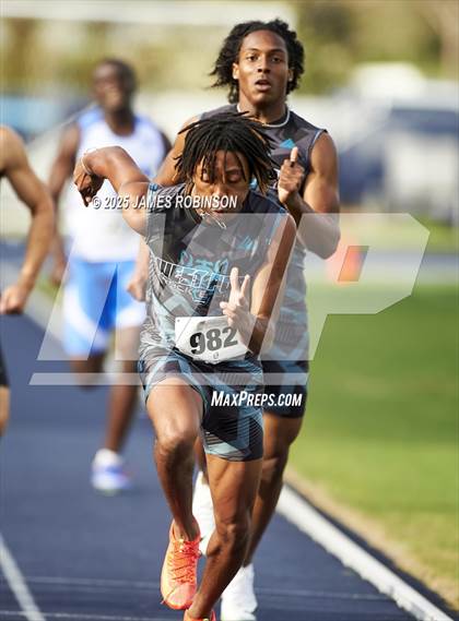 Thumbnail 1 in River City Relays (4x400m) photogallery.
