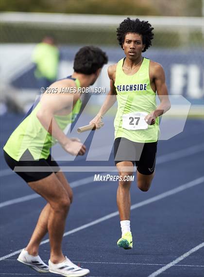 Thumbnail 1 in River City Relays (4x400m) photogallery.