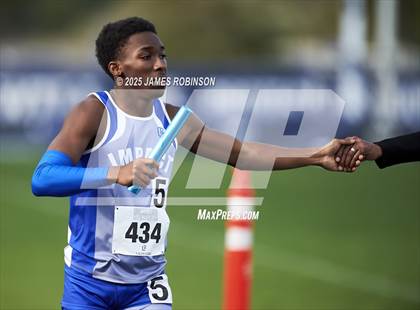 Thumbnail 1 in River City Relays (4x400m) photogallery.