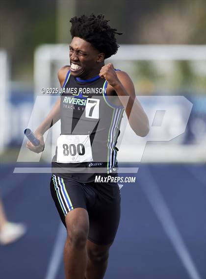 Thumbnail 2 in River City Relays (4x400m) photogallery.