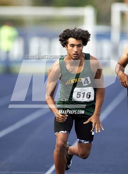 Thumbnail 2 in River City Relays (4x400m) photogallery.