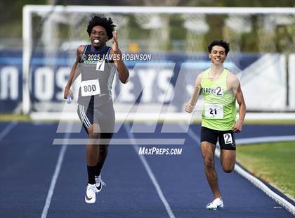 Thumbnail 3 in River City Relays (4x400m) photogallery.