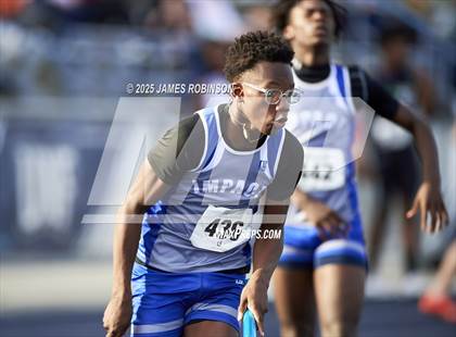 Thumbnail 2 in River City Relays (4x400m) photogallery.