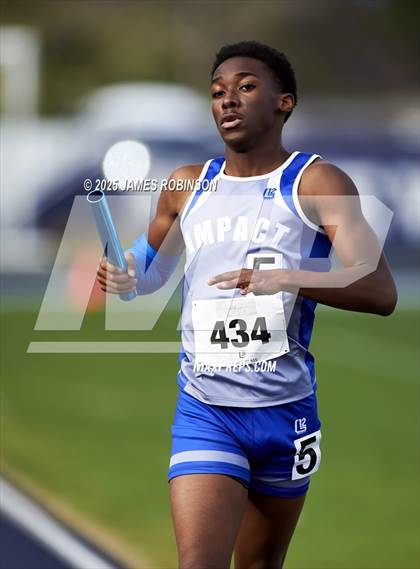 Thumbnail 1 in River City Relays (4x400m) photogallery.