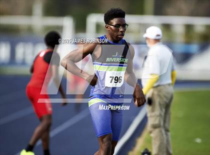 Thumbnail 3 in River City Relays (4x400m) photogallery.