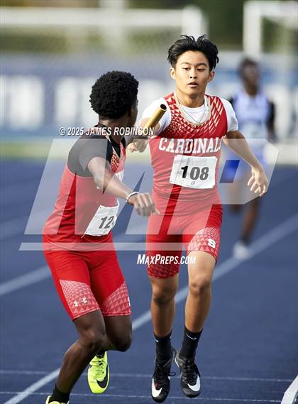 Thumbnail 3 in River City Relays (4x400m) photogallery.